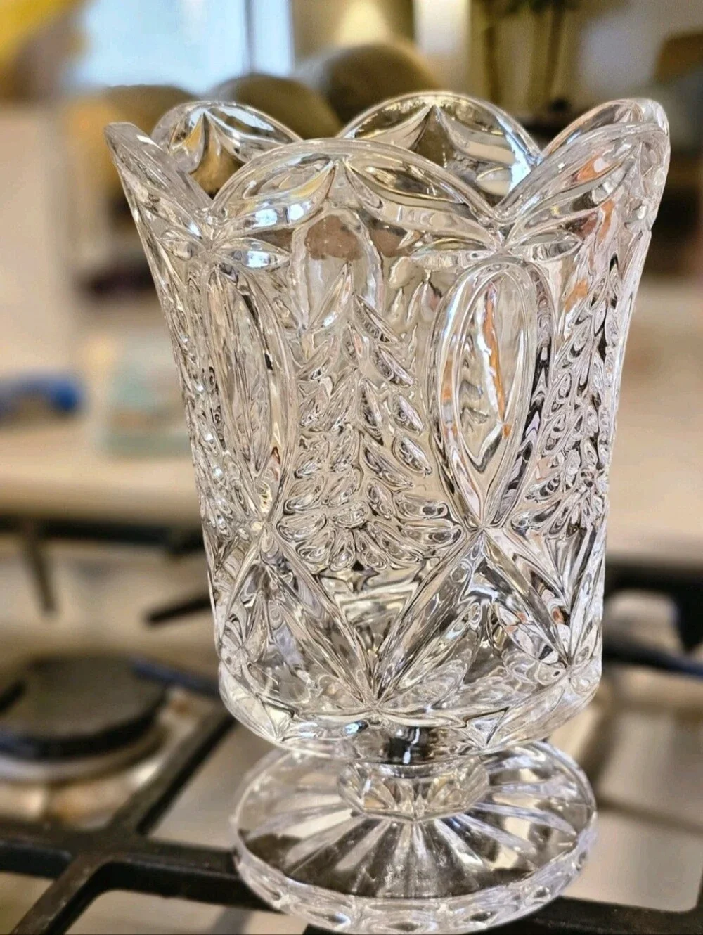 Fifth Avenue Crystal Ribbon Tree Hurricane Candle Holder Footed Vase Clear CHIP